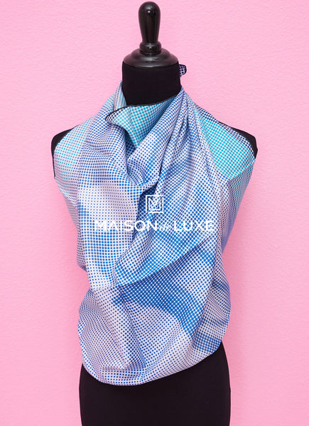 HERMES 幾何学模様 青い三角スカーフ 約44cm × 105cm HERMES 幾何学模様 青い三角スカーフ 約44cm × 105cm HERMES 幾何学