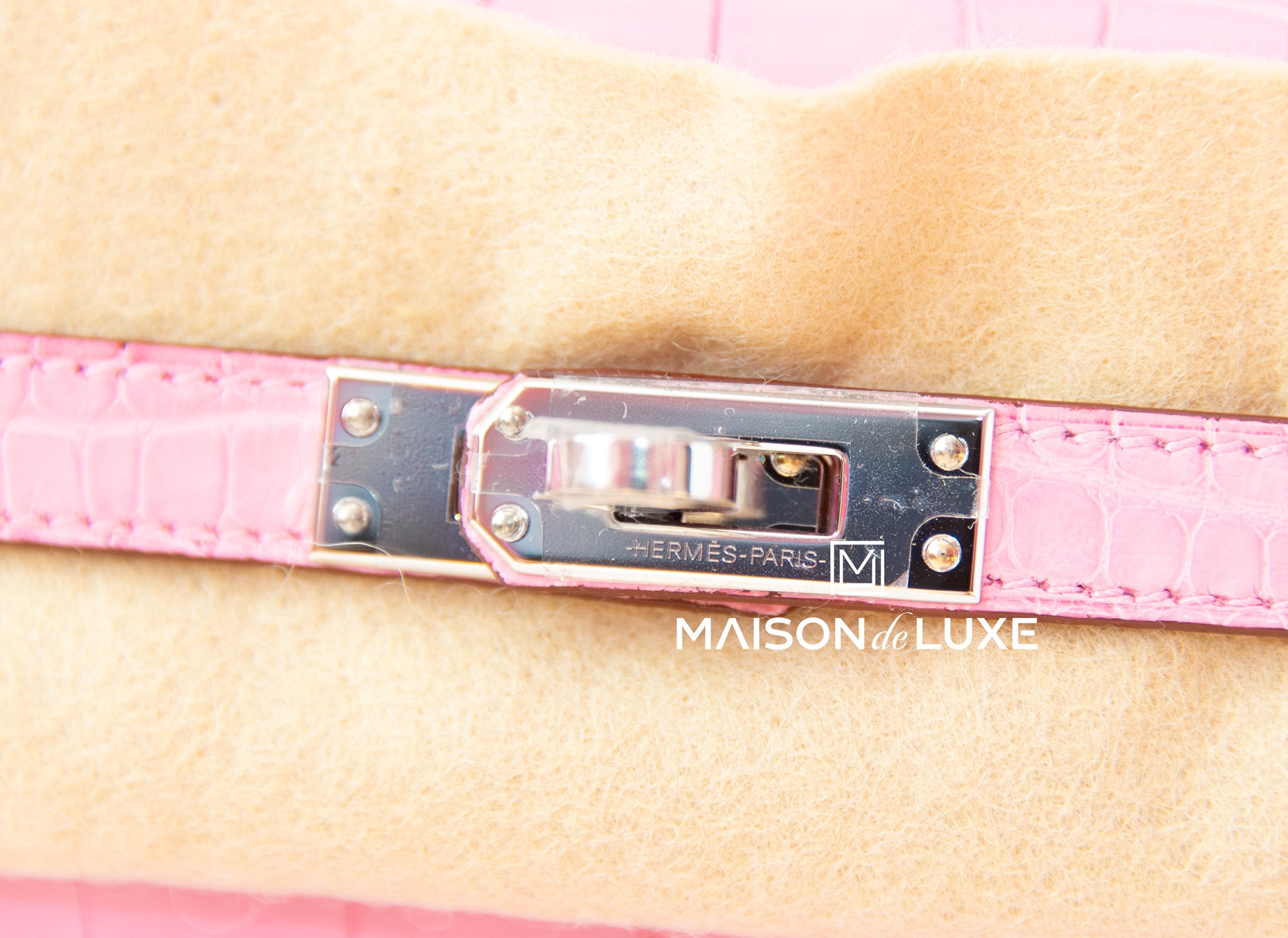 Hermes 5P Bubblegum Pink Crocodile Mini Kelly II 20 cm - MAISON de LUXE