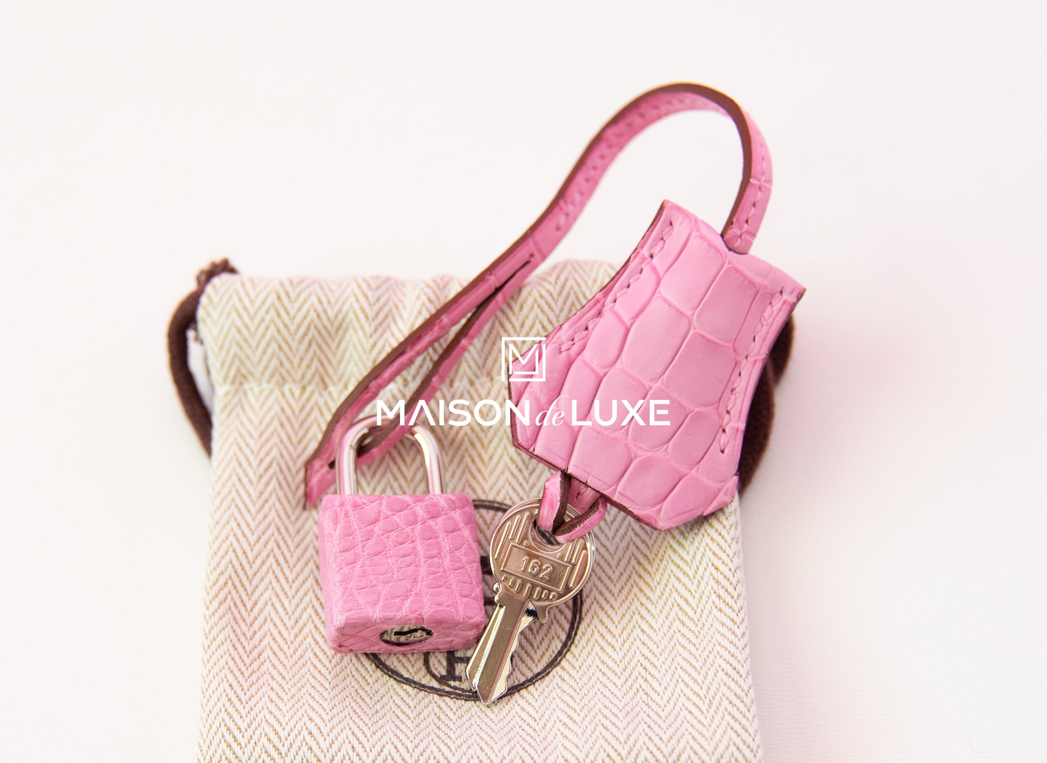 Hermes 5P Bubblegum Pink Crocodile Kelly 25 Handbag - MAISON de LUXE