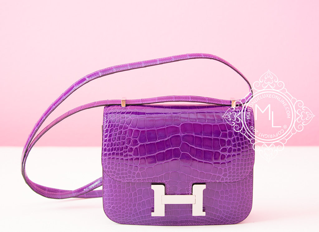 HERMÈS Ostrich Constance Mini 19 shoulder bag in Violet with