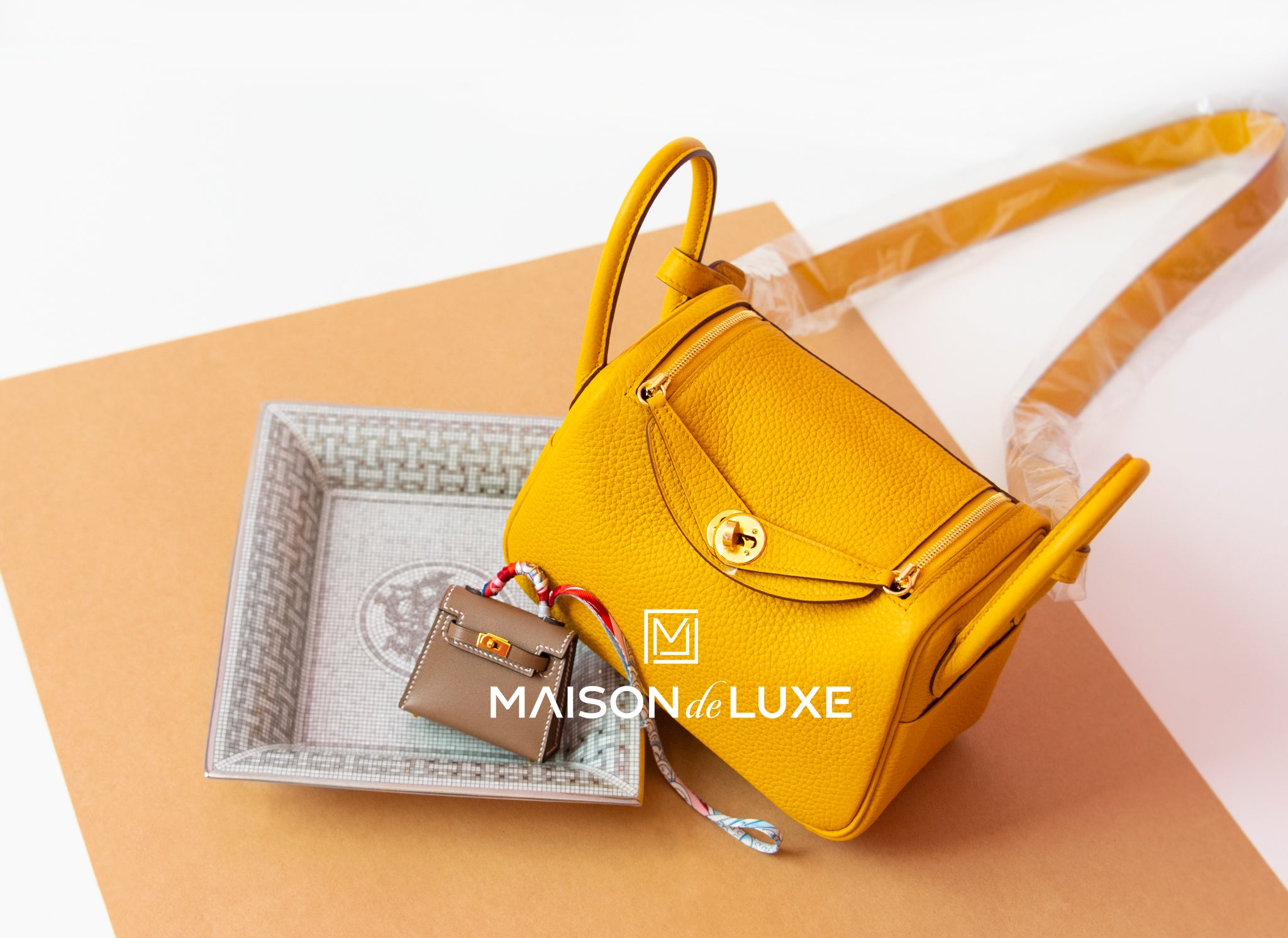 Hermès Mini Lindy 20 Jaune Ambre Clemence with Gold Hardware - Bags -  Kabinet Privé