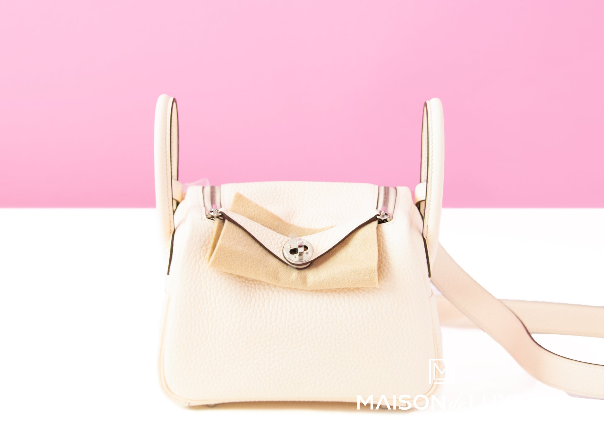 Hermes Nata I2 Cream Clemence Mini Lindy Handbag Bag