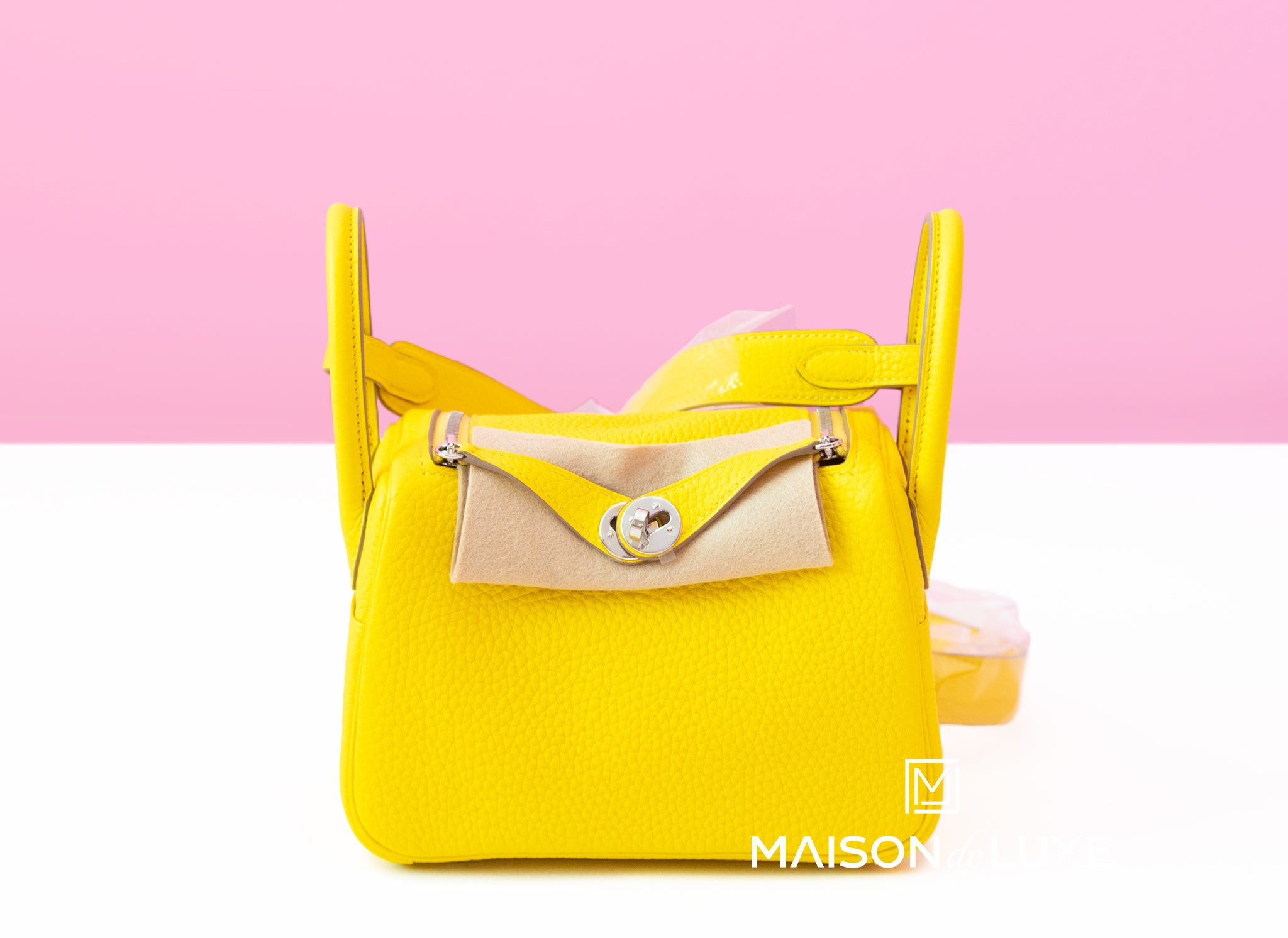 Hermes Lime 9R Yellow Clemence Mini Lindy Handbag Bag – MAISON de LUXE
