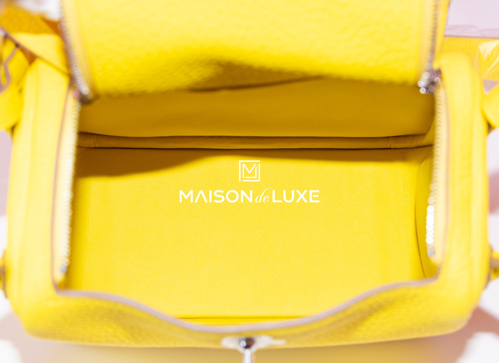 Hermes Lime 9R Yellow Clemence Mini Lindy Handbag Bag – MAISON de LUXE