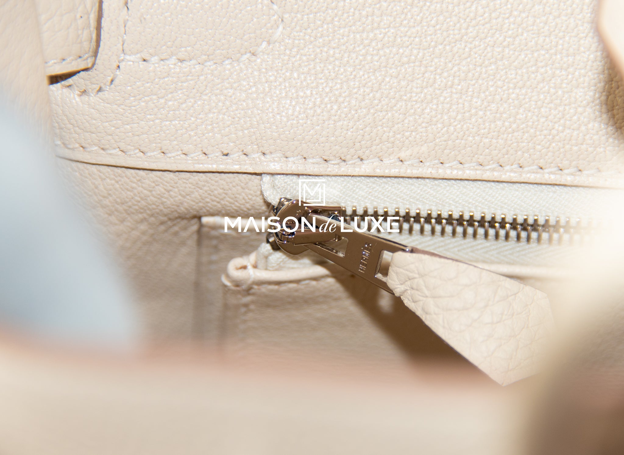 Hermes Craie Off White Togo Palladium Hardware Birkin 25 Handbag Bag –  MAISON de LUXE