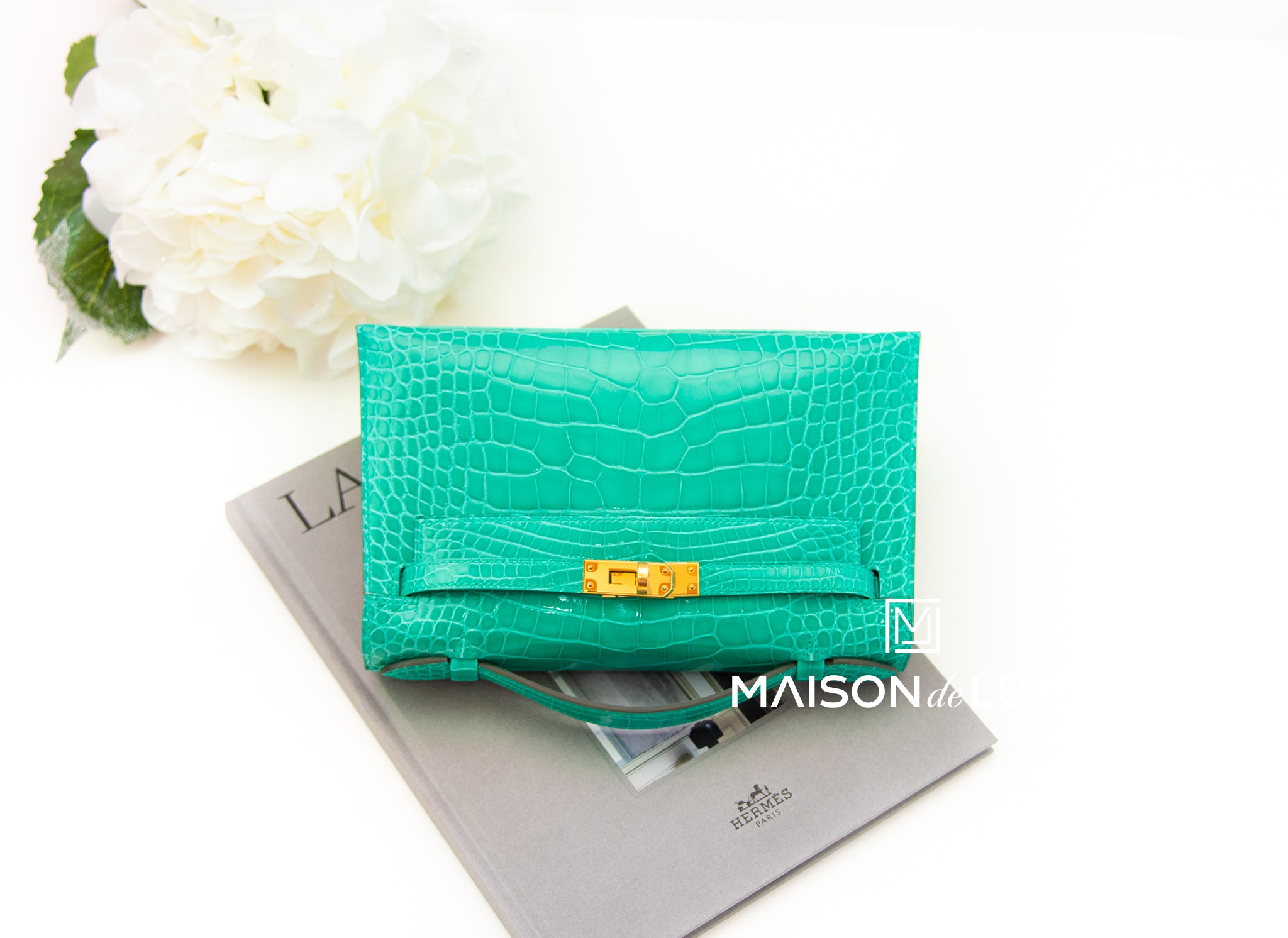 Hermes Cactus Crocodile Mini Kelly Pochette Clutch Bag Vert Emerald –  MAISON de LUXE