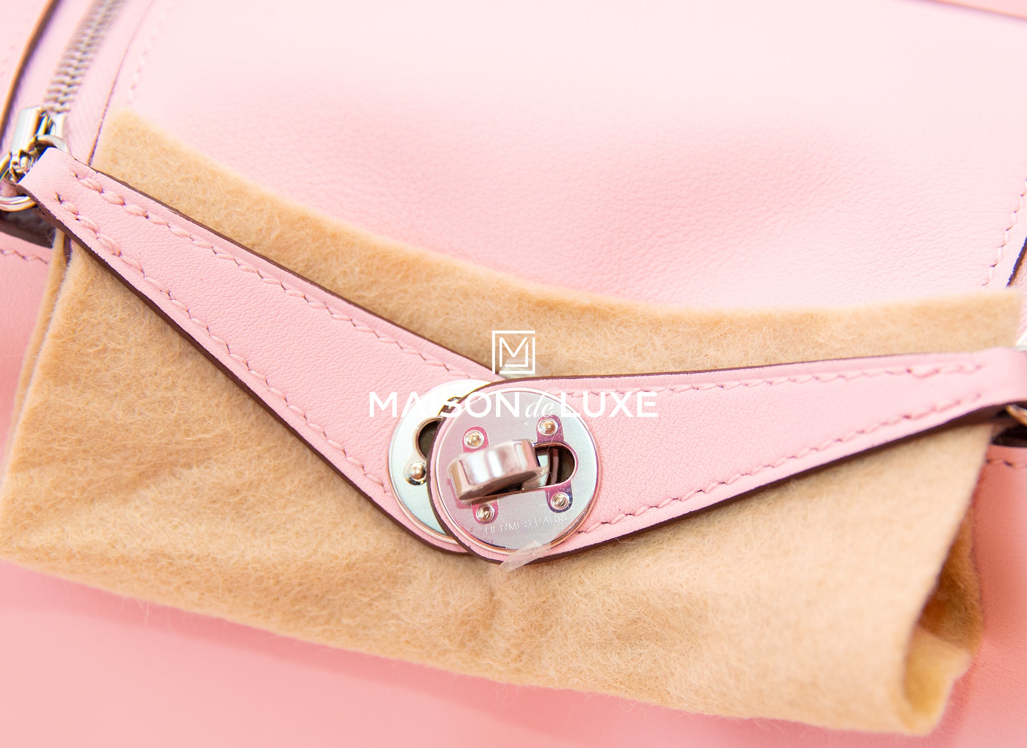 Hermès Mini Lindy 20 In Rose Sakura Swift With Palladium Hardware in Pink