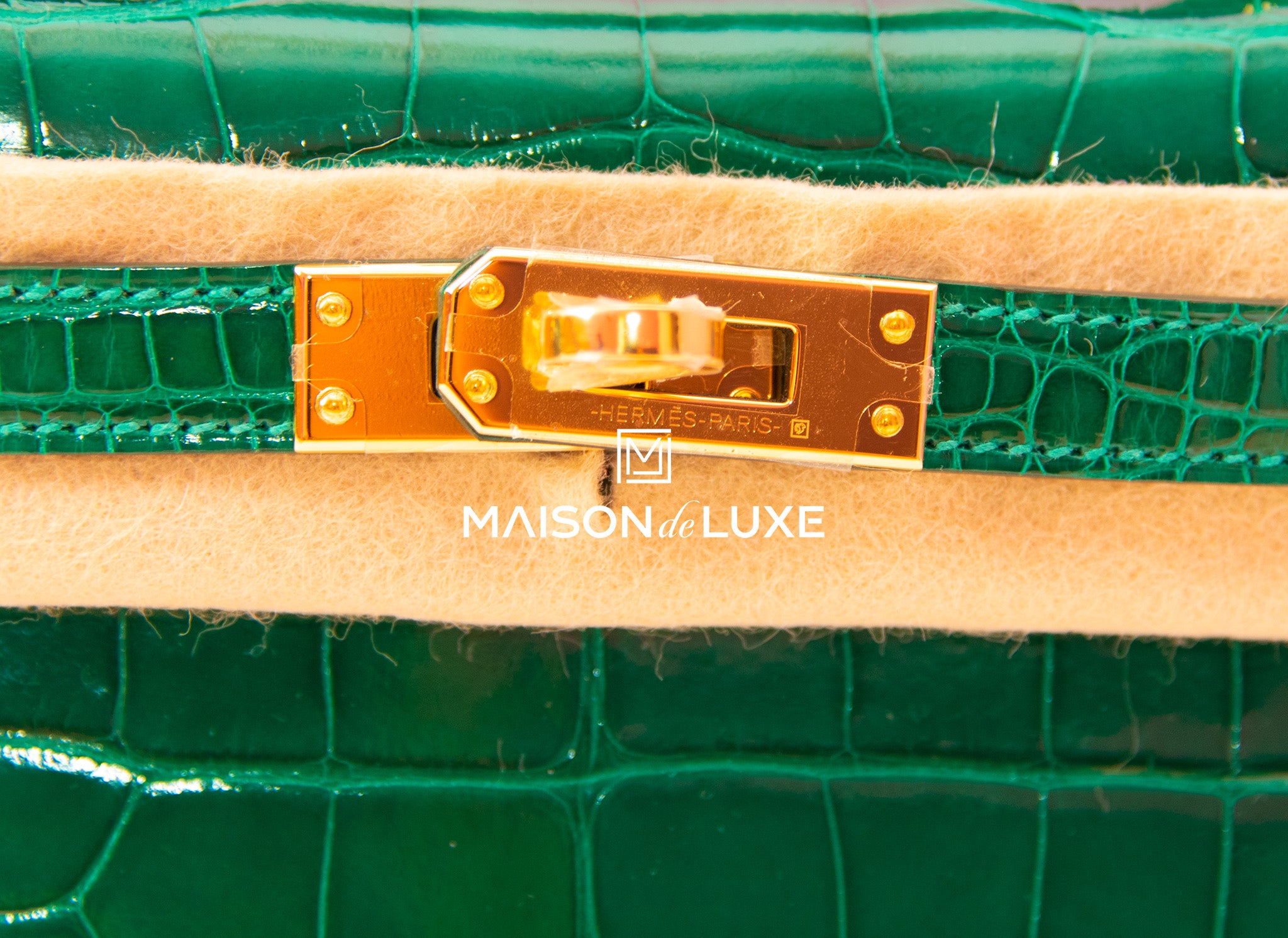 Hermes Vert Emeraude GHW Crocodile Mini Kelly Pochette Clutch - MAISON de  LUXE